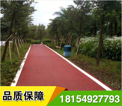 新疆雷辰恒星承接停車位劃線、道路熱熔劃線、市政道路劃線.