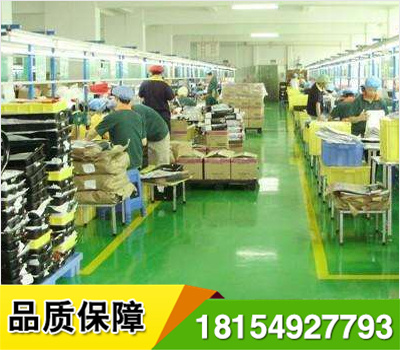 車間倉庫、劃線施工不用噴涂機械,熱熔機械,地面涂膠后直接粘貼,立即可以通車,野外施工簡便,經(jīng)久耐用,標線邊緣整齊,作圖剪字方便,長期使用之平均造價低于所有標線漆價格.高速路一